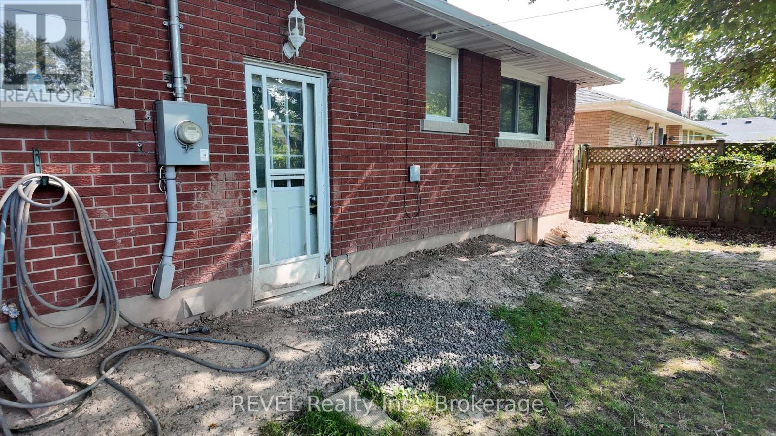 12 GLENDALE DRIVE, Welland (Prince Charles) — photo 3