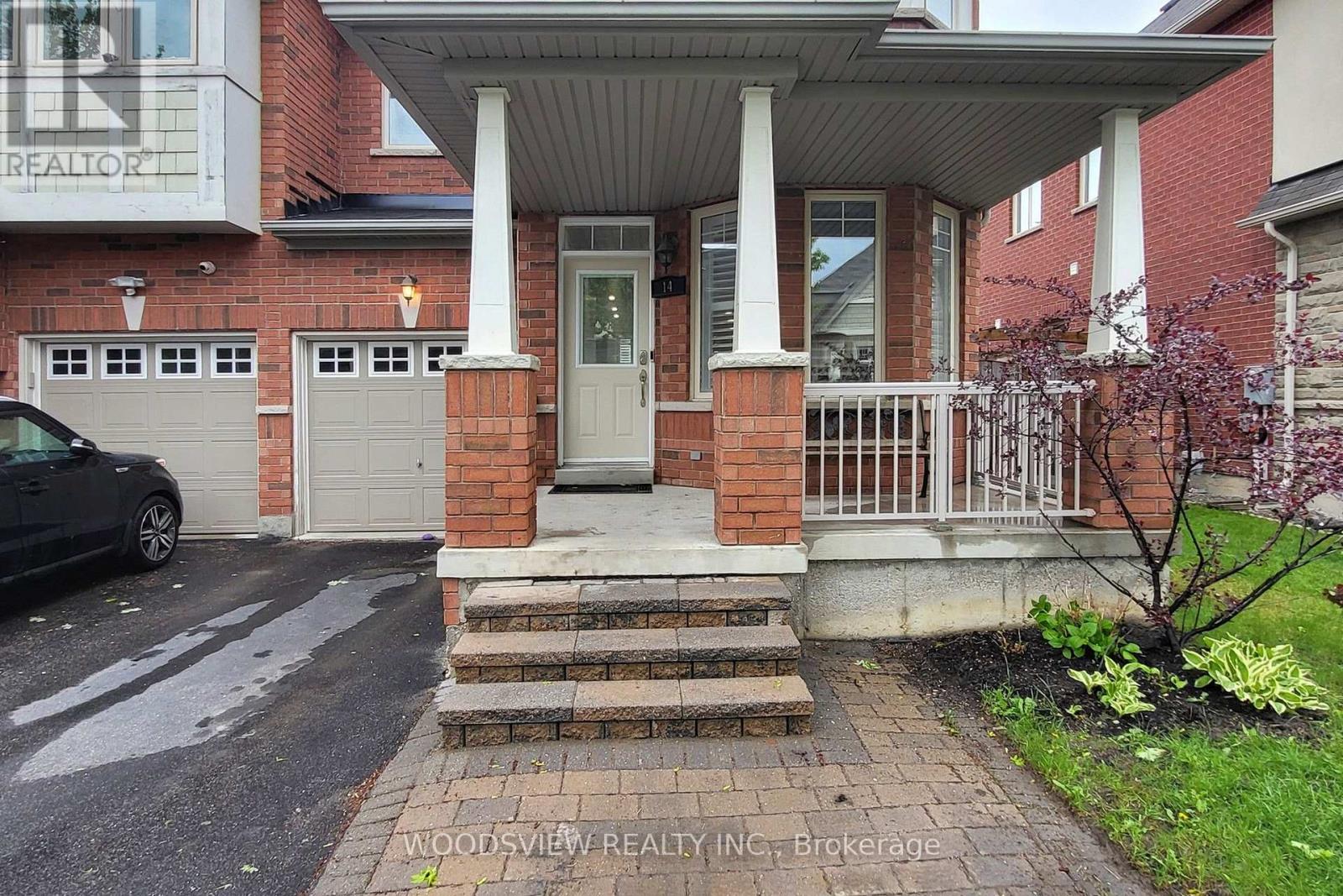 14 Stookes Crescent, Richmond Hill, ON photo 3
