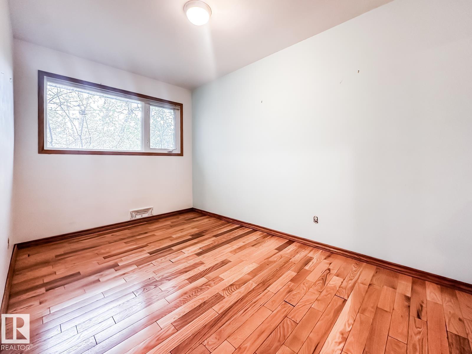 5812 105 AV NW, photo 24 of 61