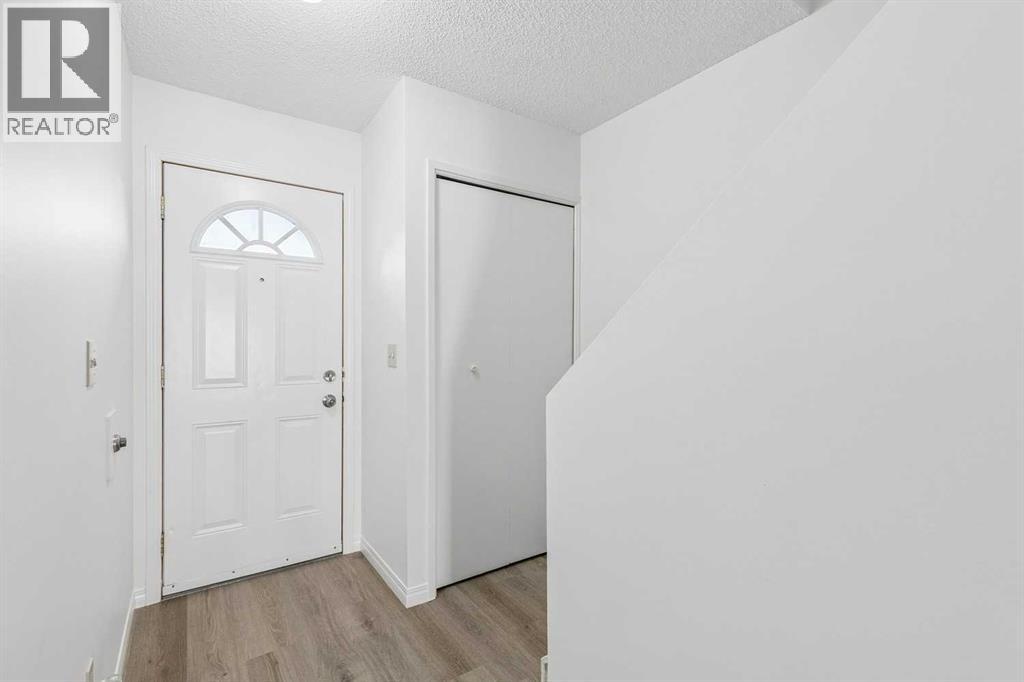 32 Whitnel Unit 42 photo 3