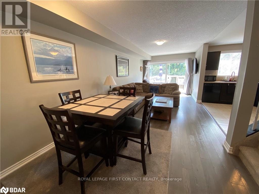 63 SYDENHAM, Barrie (Georgian Drive) — photo 3