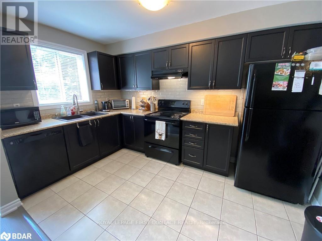 63 SYDENHAM, Barrie (Georgian Drive) — photo 7