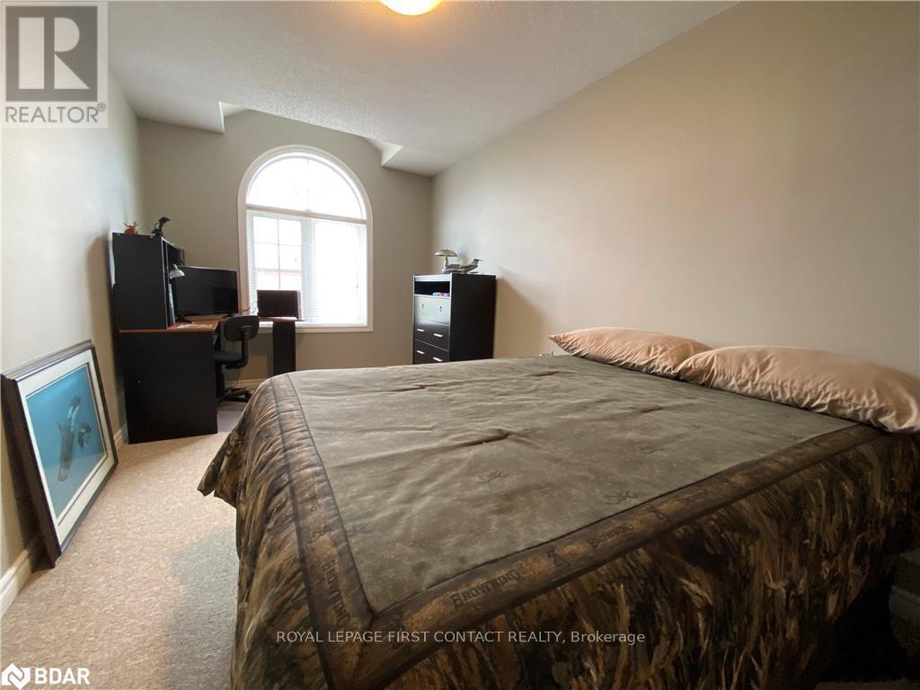 63 SYDENHAM, Barrie (Georgian Drive) — photo 9