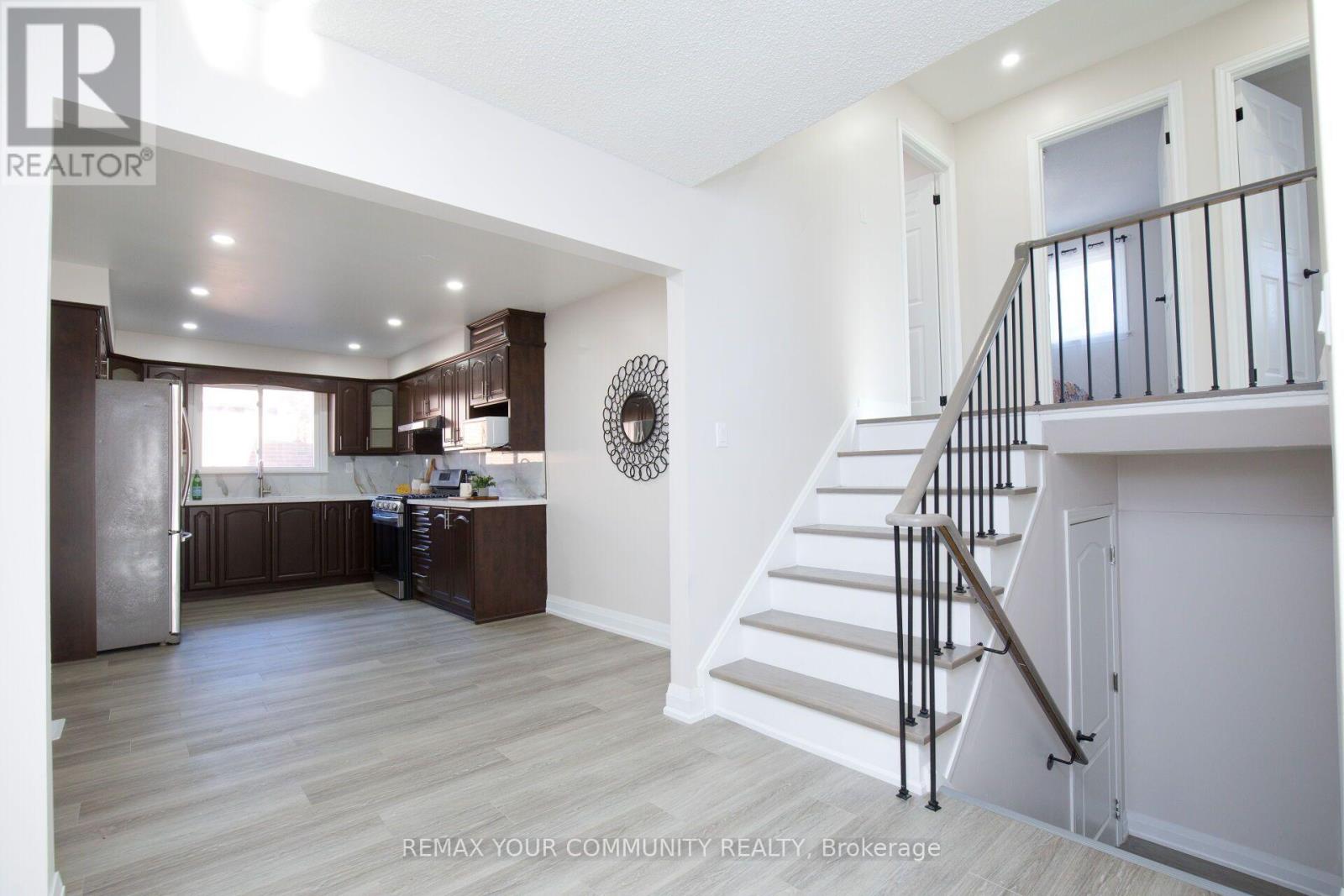 27 Moffatt Avenue, Brampton, ON photo 10
