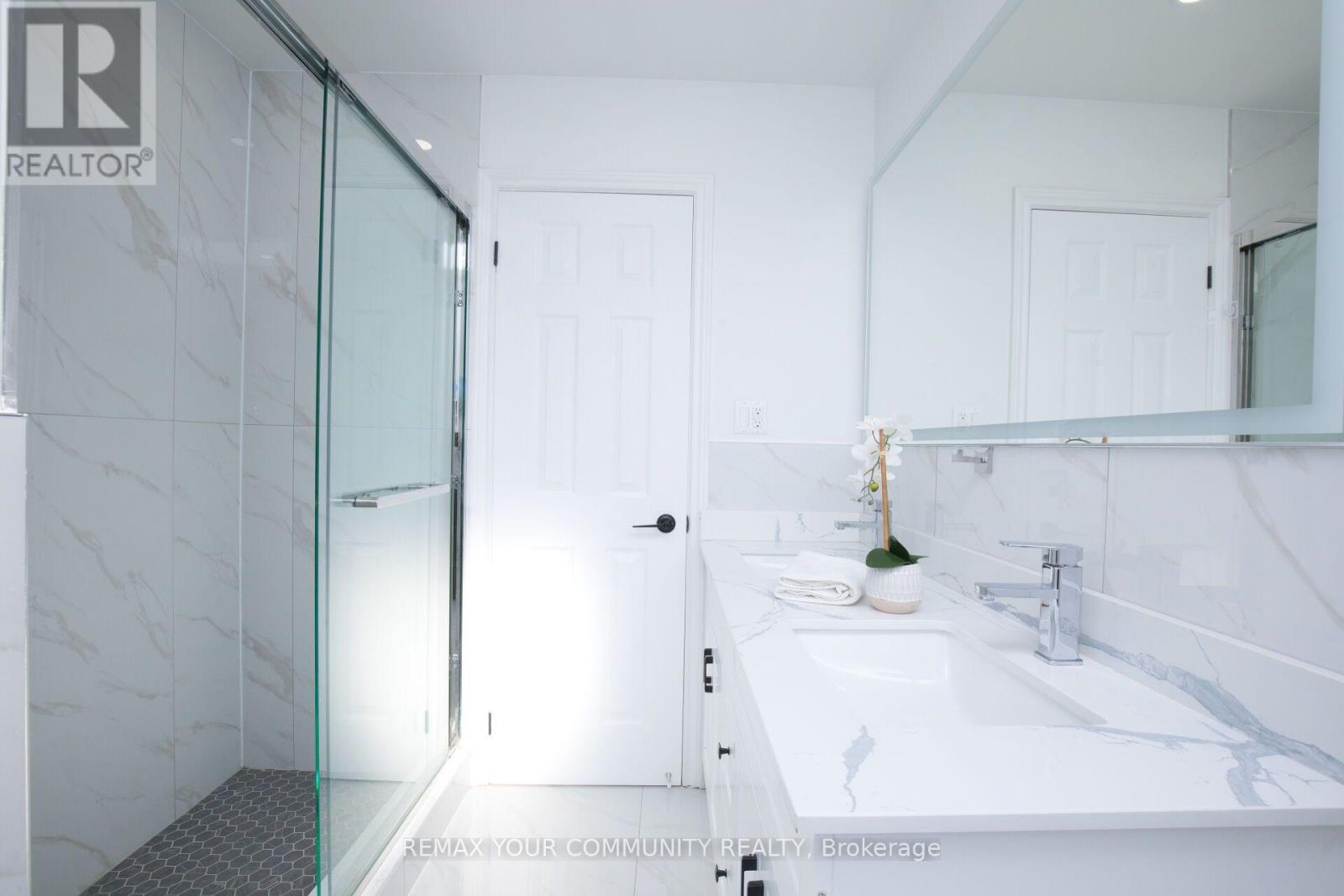 27 Moffatt Avenue, Brampton, ON photo 16