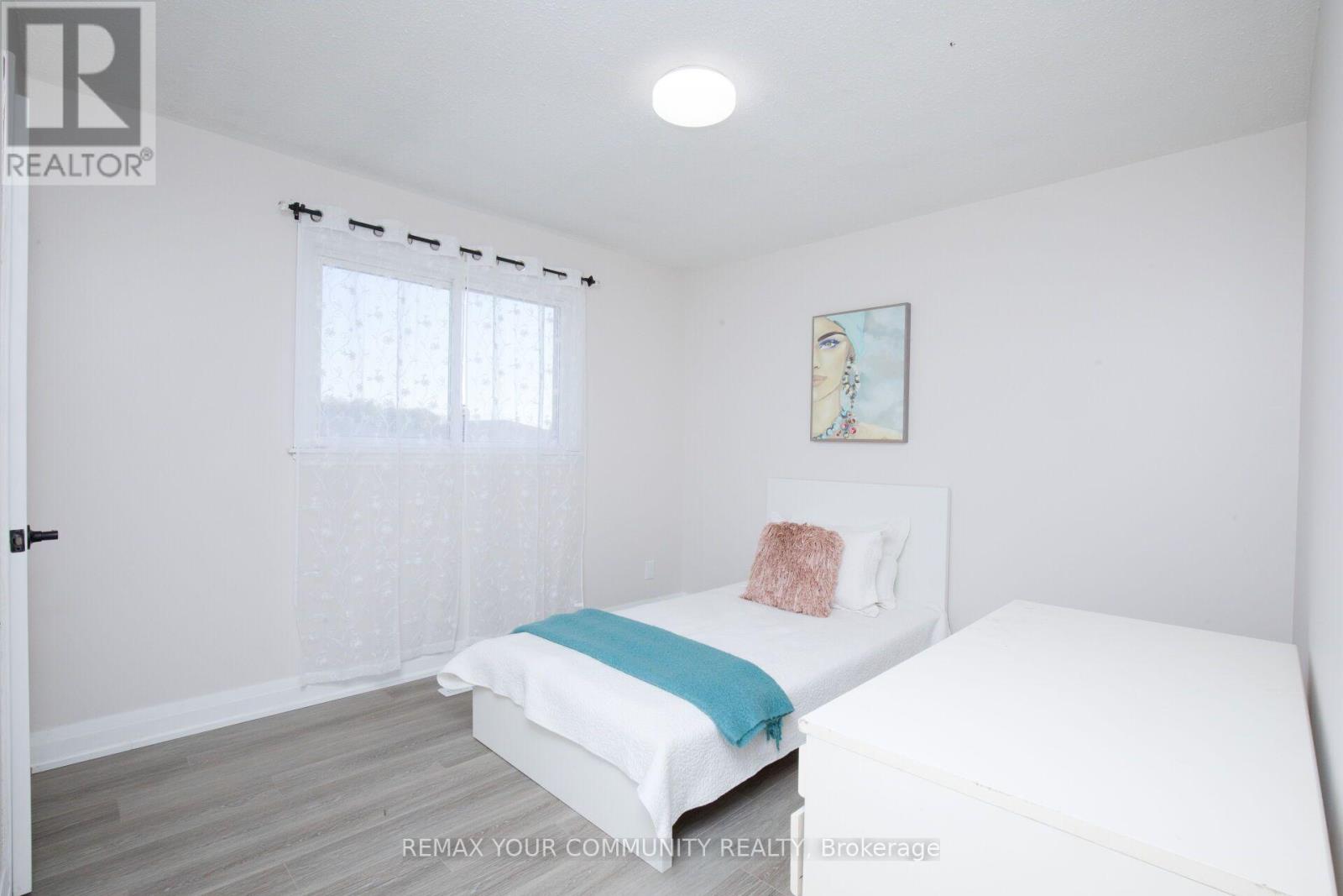 27 Moffatt Avenue, Brampton, ON photo 19