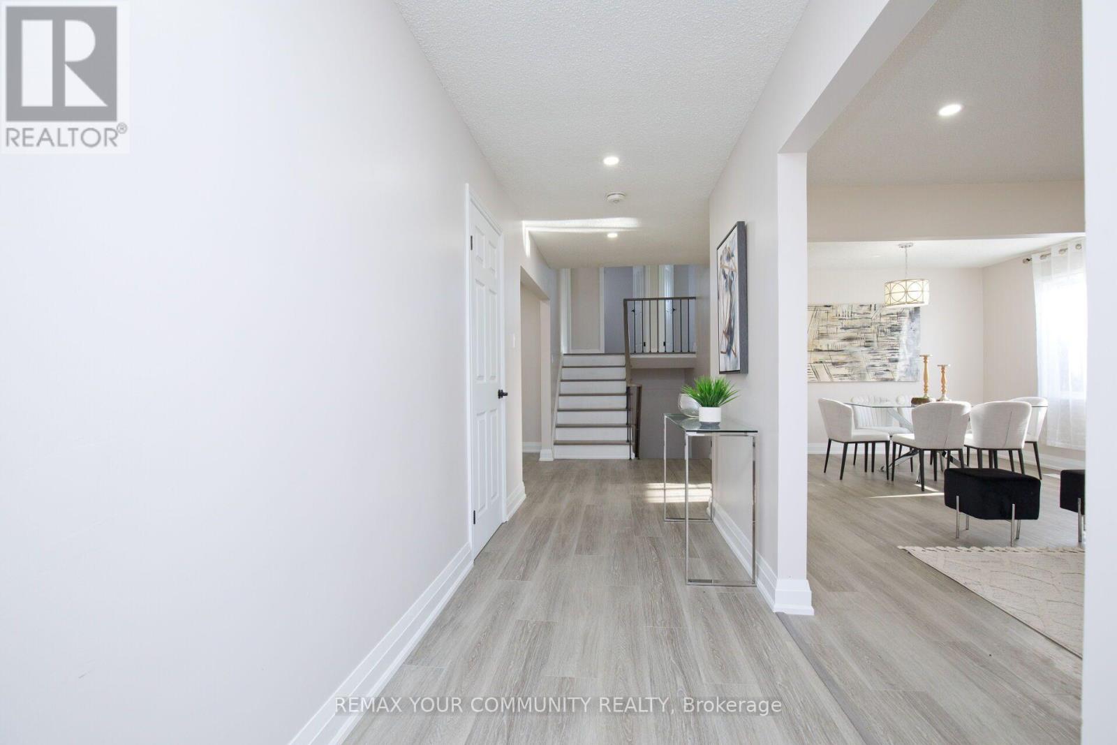 27 Moffatt Avenue, Brampton, ON photo 3