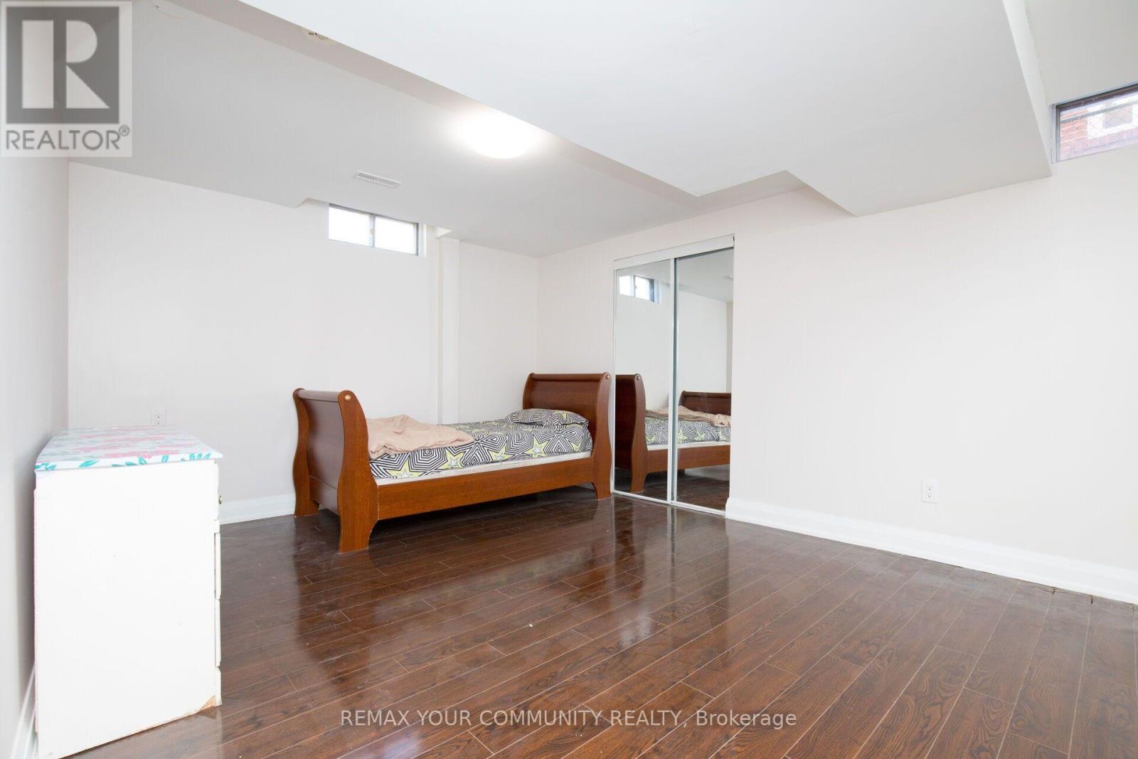 27 Moffatt Avenue, Brampton, ON photo 30