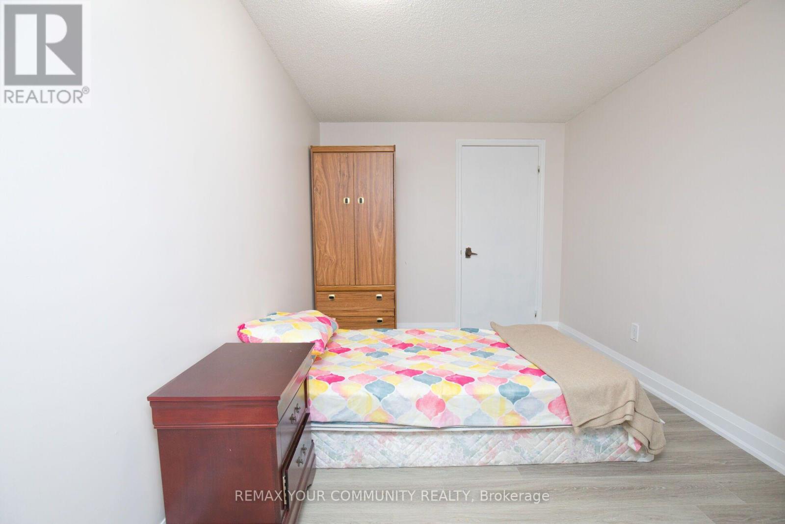 27 Moffatt Avenue, Brampton, ON photo 32