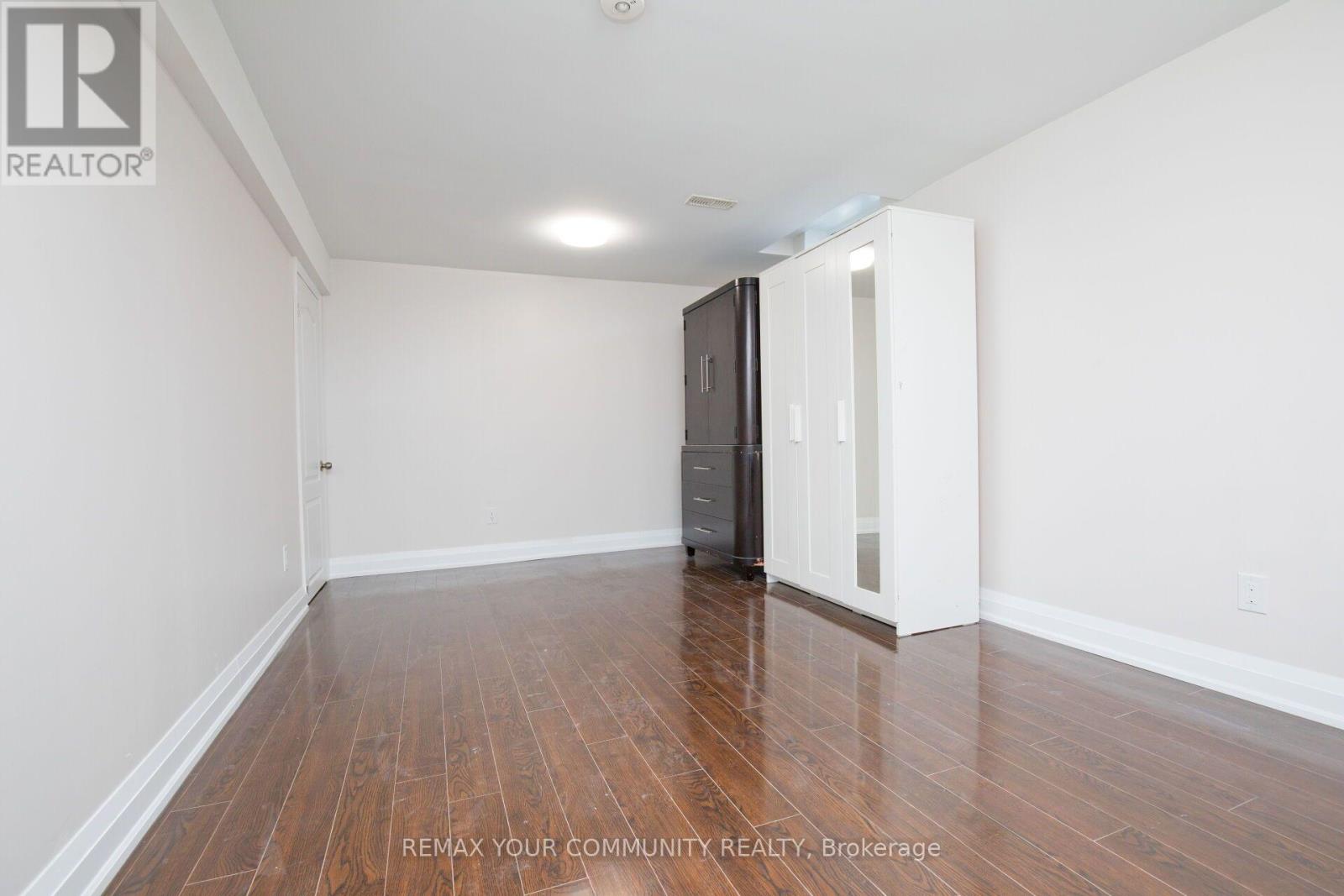 27 Moffatt Avenue, Brampton, ON photo 33