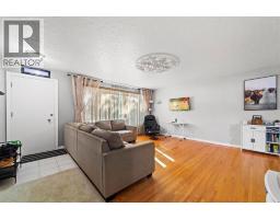 4604 61 Street, Camrose — photo 3