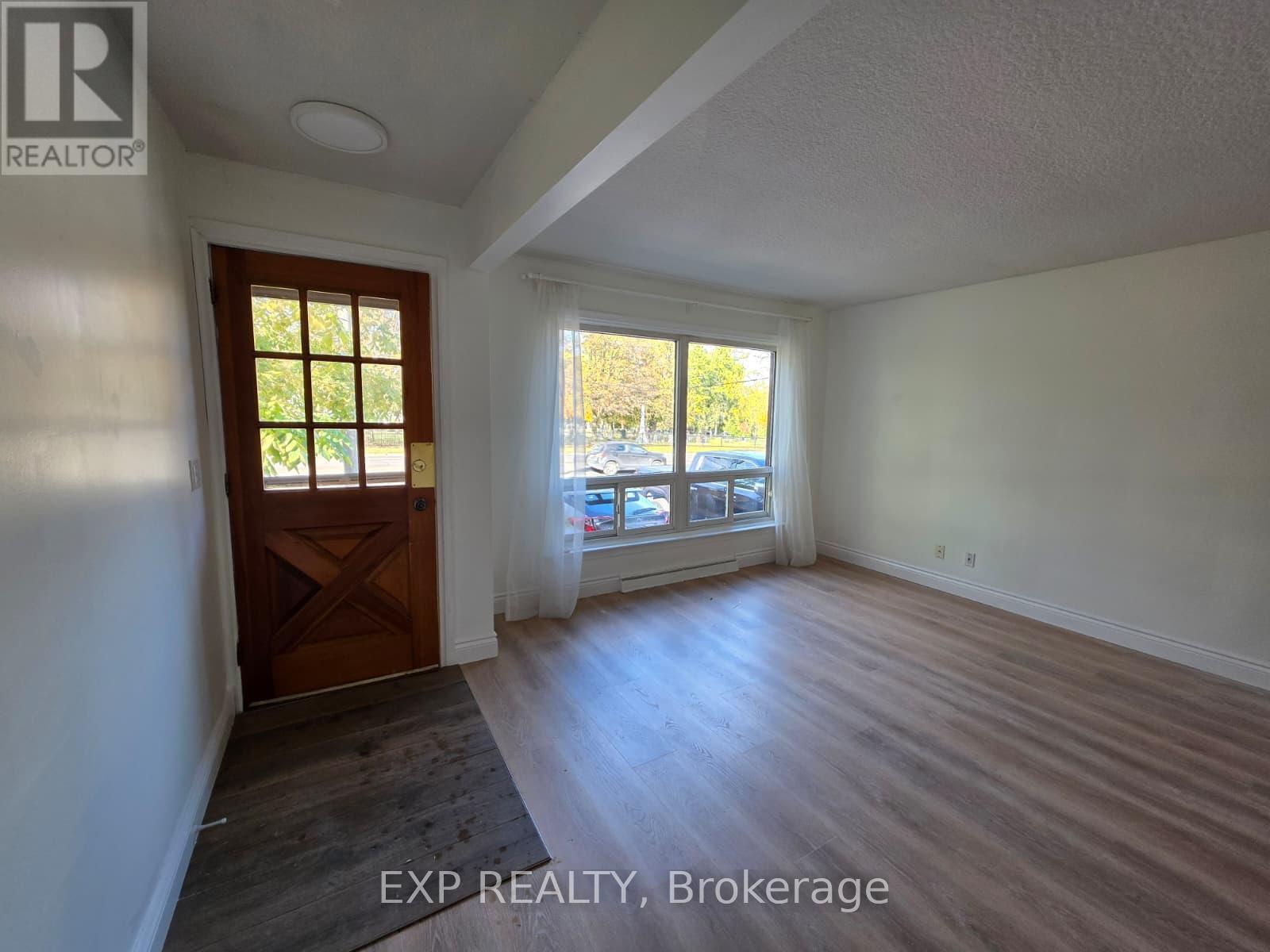 Main- 749 King Street West, Oshawa, ON photo 2