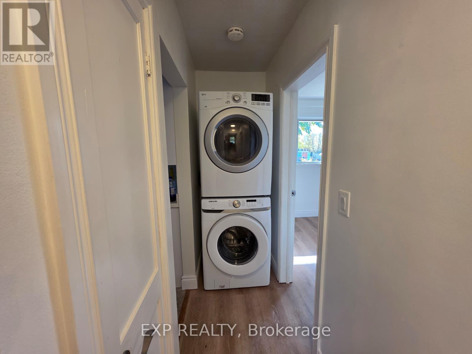 Main- 749 King Street West, Oshawa, ON photo 7
