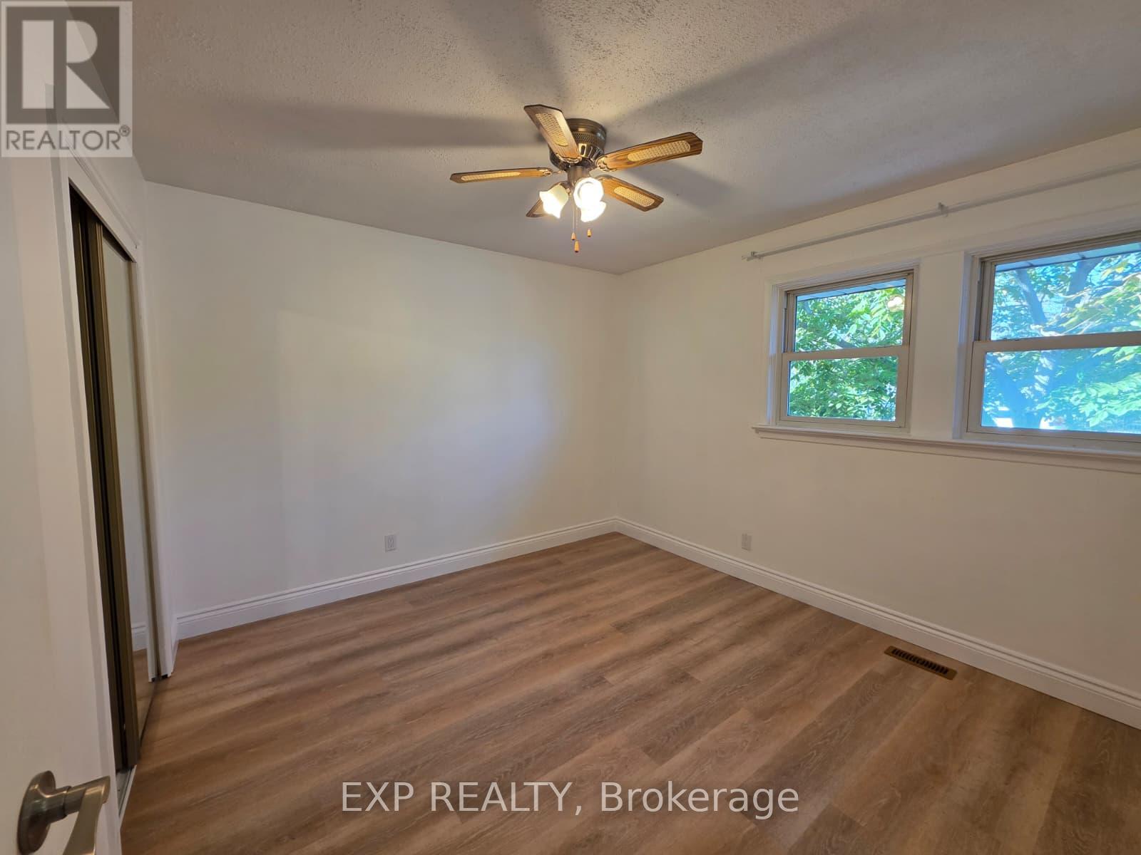Main- 749 King Street West, Oshawa, ON photo 8