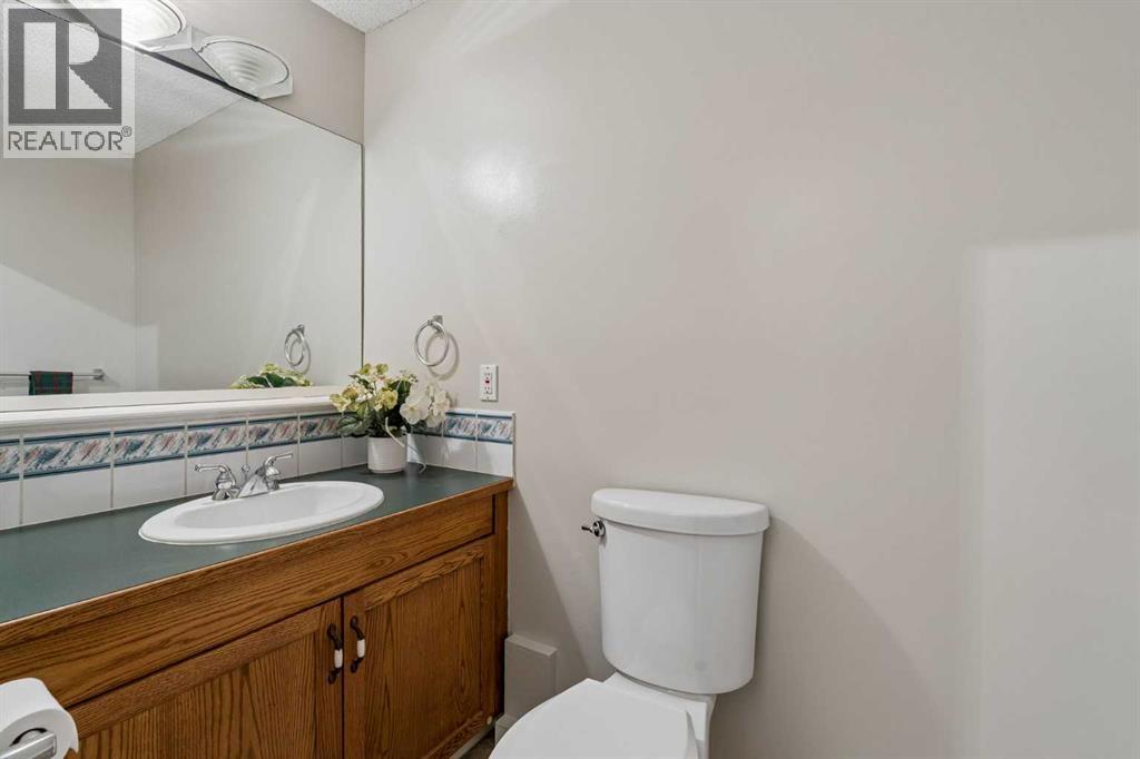 525 Shawinigan Drive SW, Calgary — photo 16