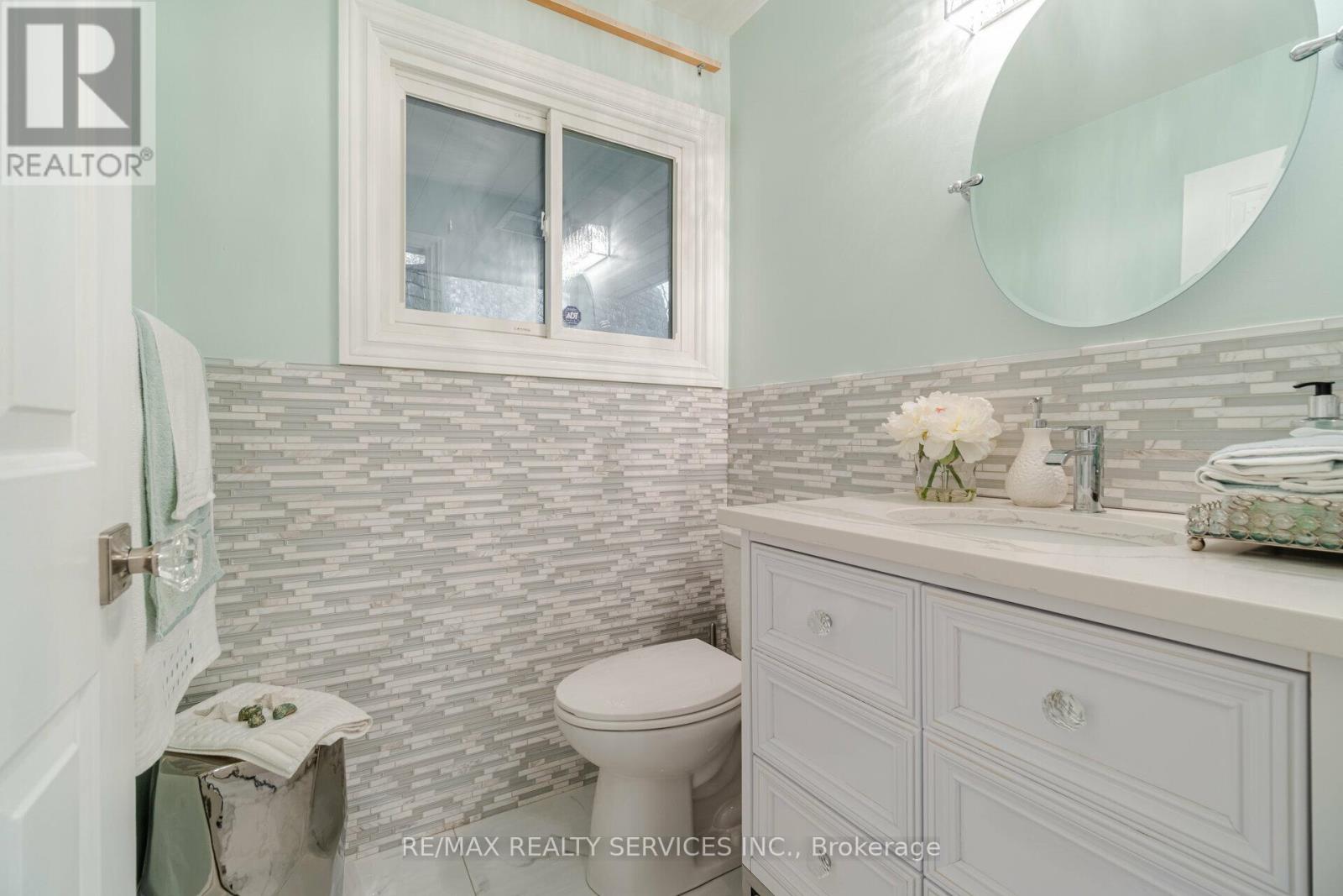 15 Pine Ridge Lane, Brampton, ON photo 13
