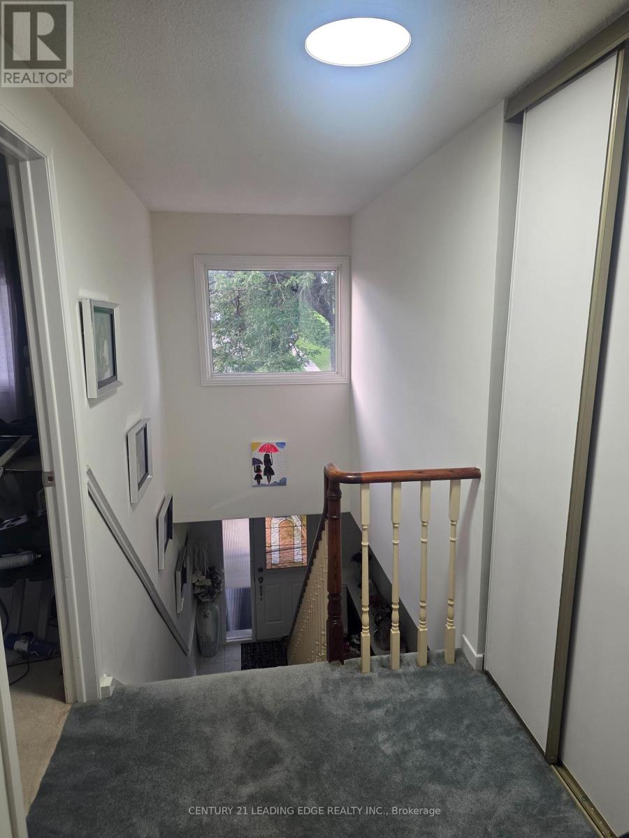 85 Panter Crescent, Ajax, ON photo 12