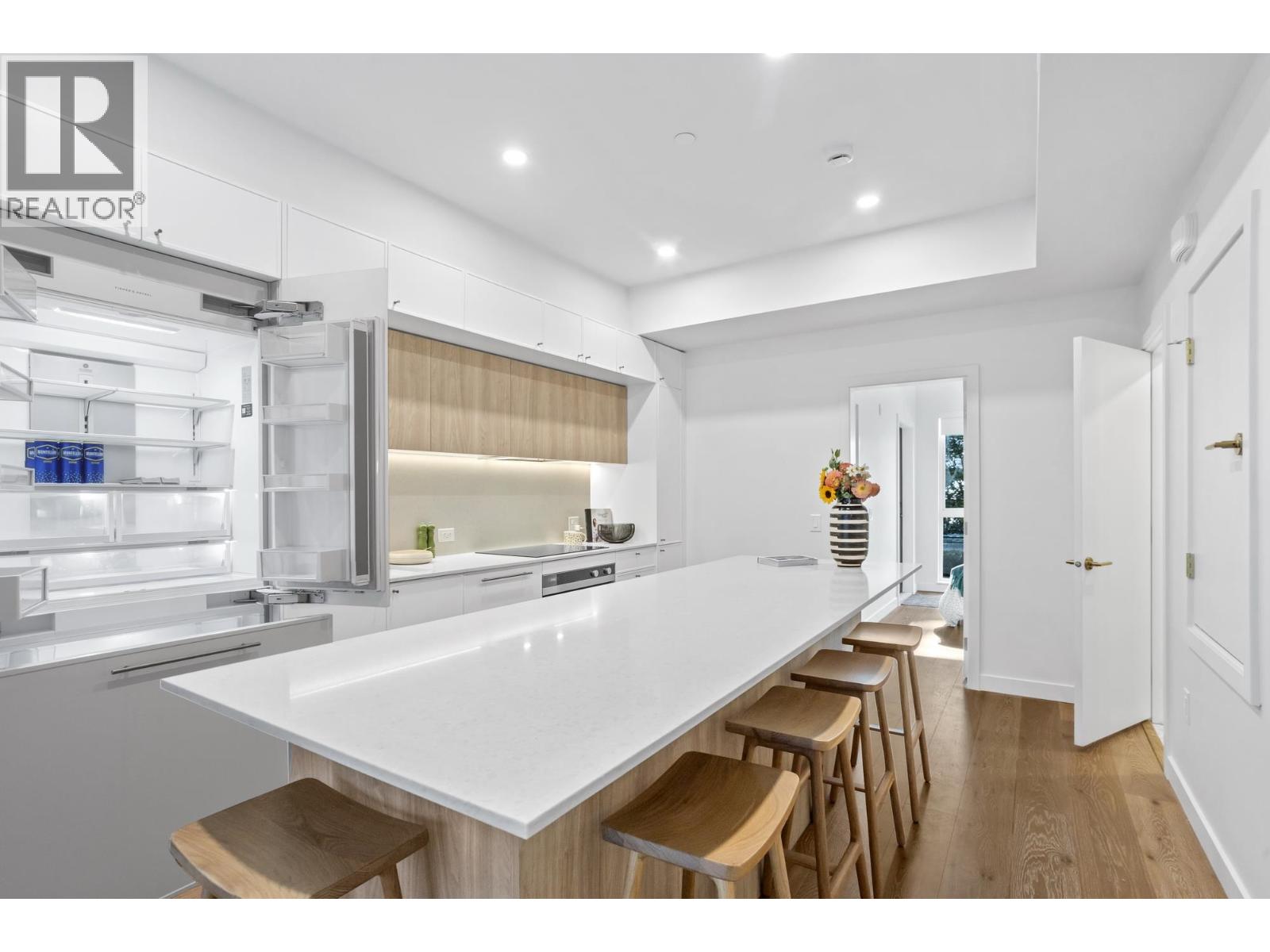 131 602 E 2ND Street, North Vancouver