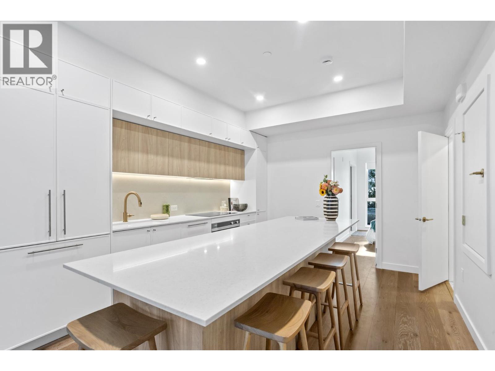 131 602 E 2ND Street, North Vancouver