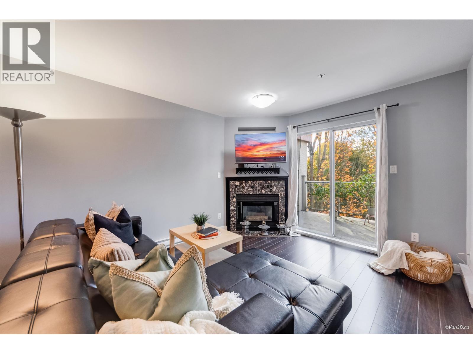 308, 2380 SHAUGHNESSY Street, Port Coquitlam, British Columbia, V3C3E3, Port Coquitlam, British Columbia — photo 2 of 5