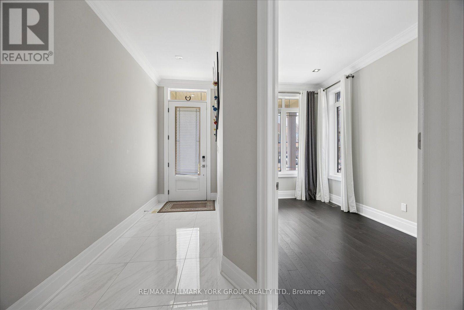 19 LAMPKIN STREET, Georgina (Sutton & Jackson's Point) — photo 2