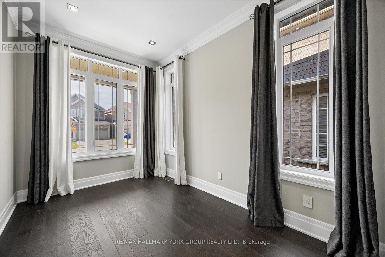 19 LAMPKIN STREET, Georgina (Sutton & Jackson's Point) — photo 3