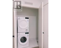 1112 - 8 Interchange Way, Vaughan, ON L4K5Z7 Photo 12