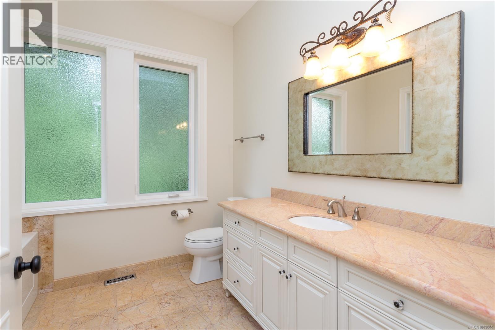  3280 Ripon Road, Oak Bay