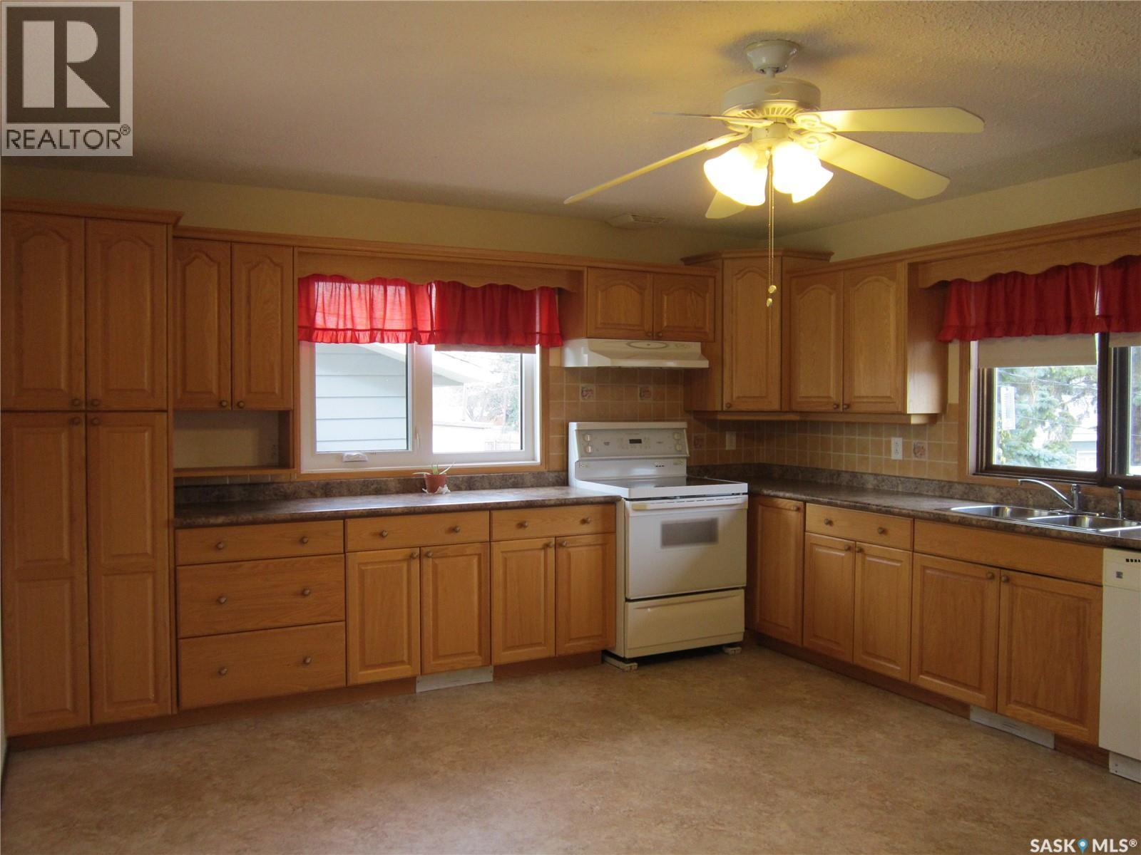 210 1st STREET N, Wakaw — photo 12