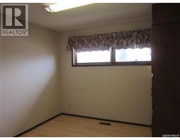 Family room - 210 1st Street N, Wakaw, SK S0K4P0 Photo 14