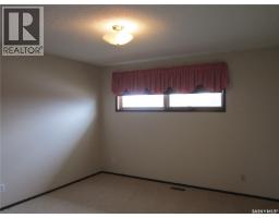 210 1st Street N, Wakaw, SK S0K4P0 Photo 17