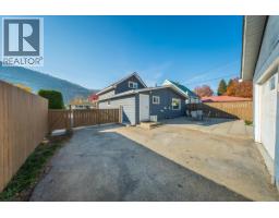 2223 Sixth Avenue, Trail, BC V1R3B9 Photo 12