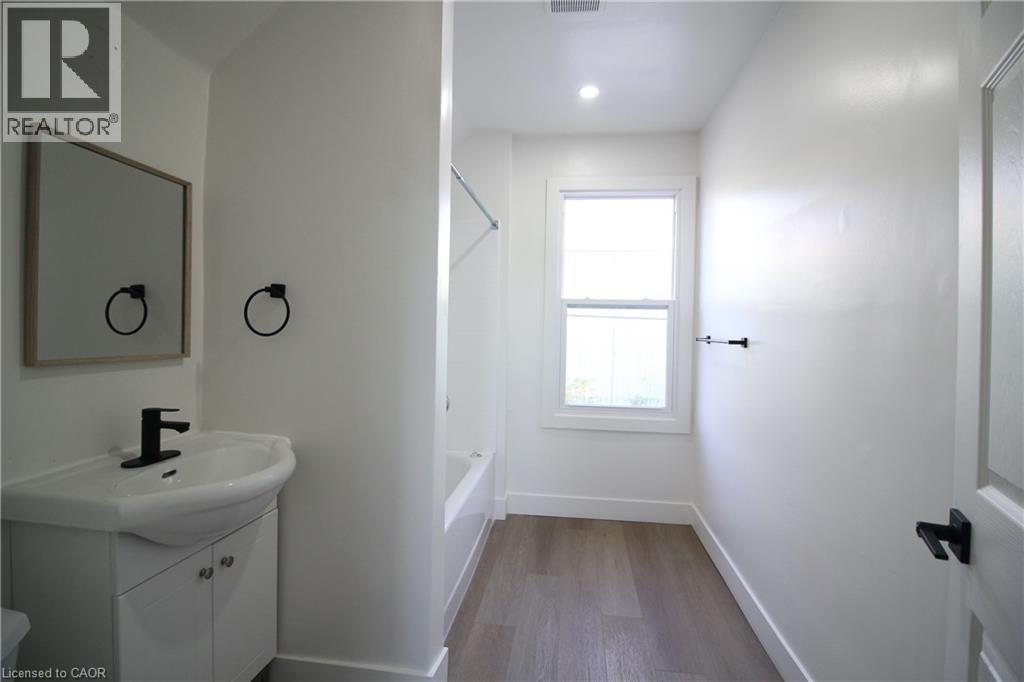 313 N WENTWORTH Street N Unit# B, Hamilton — photo 8