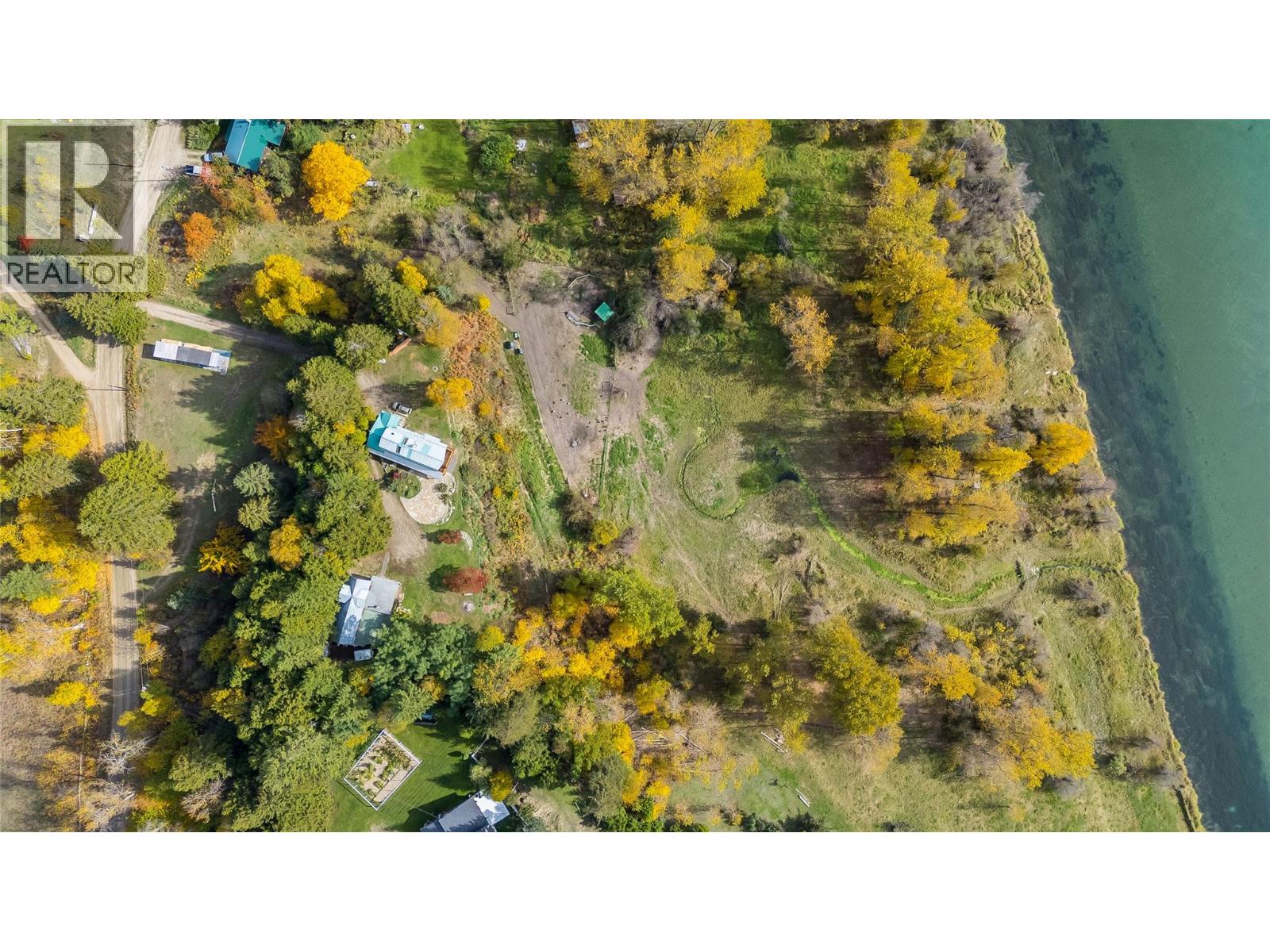6238 Youngs Road, Winlaw