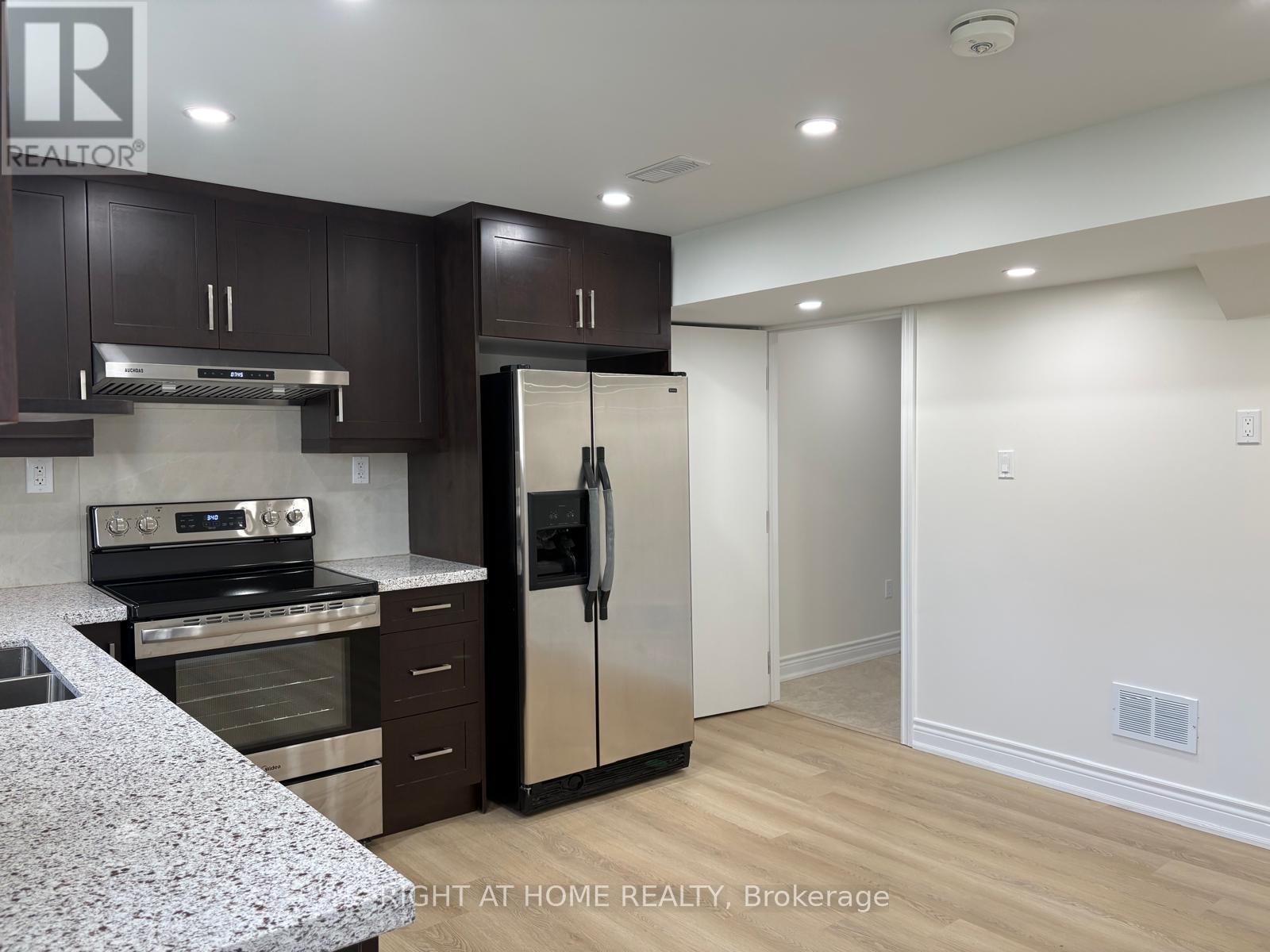 2453 New Providence Street, Oshawa, ON photo 12