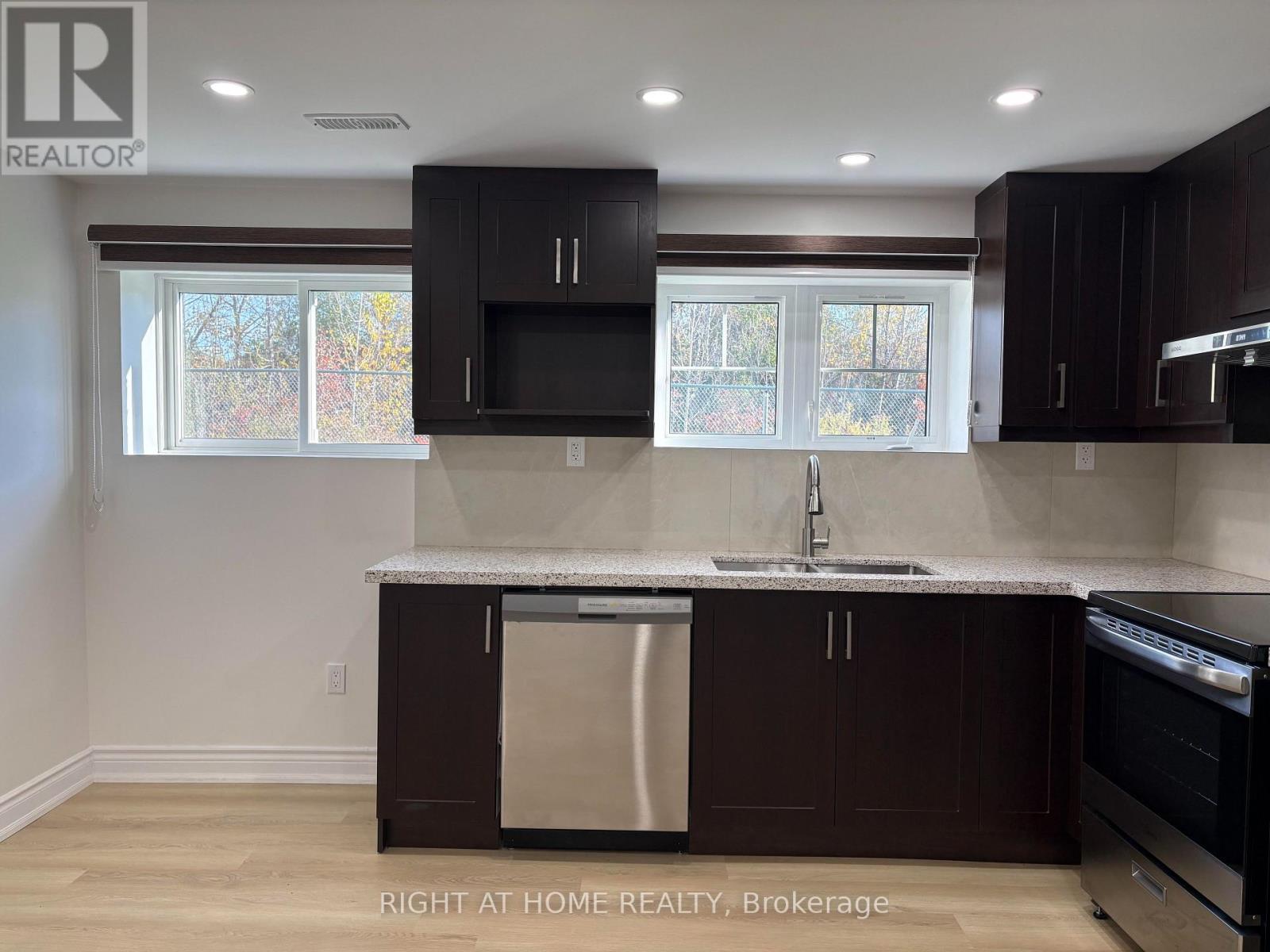 2453 New Providence Street, Oshawa, ON photo 8