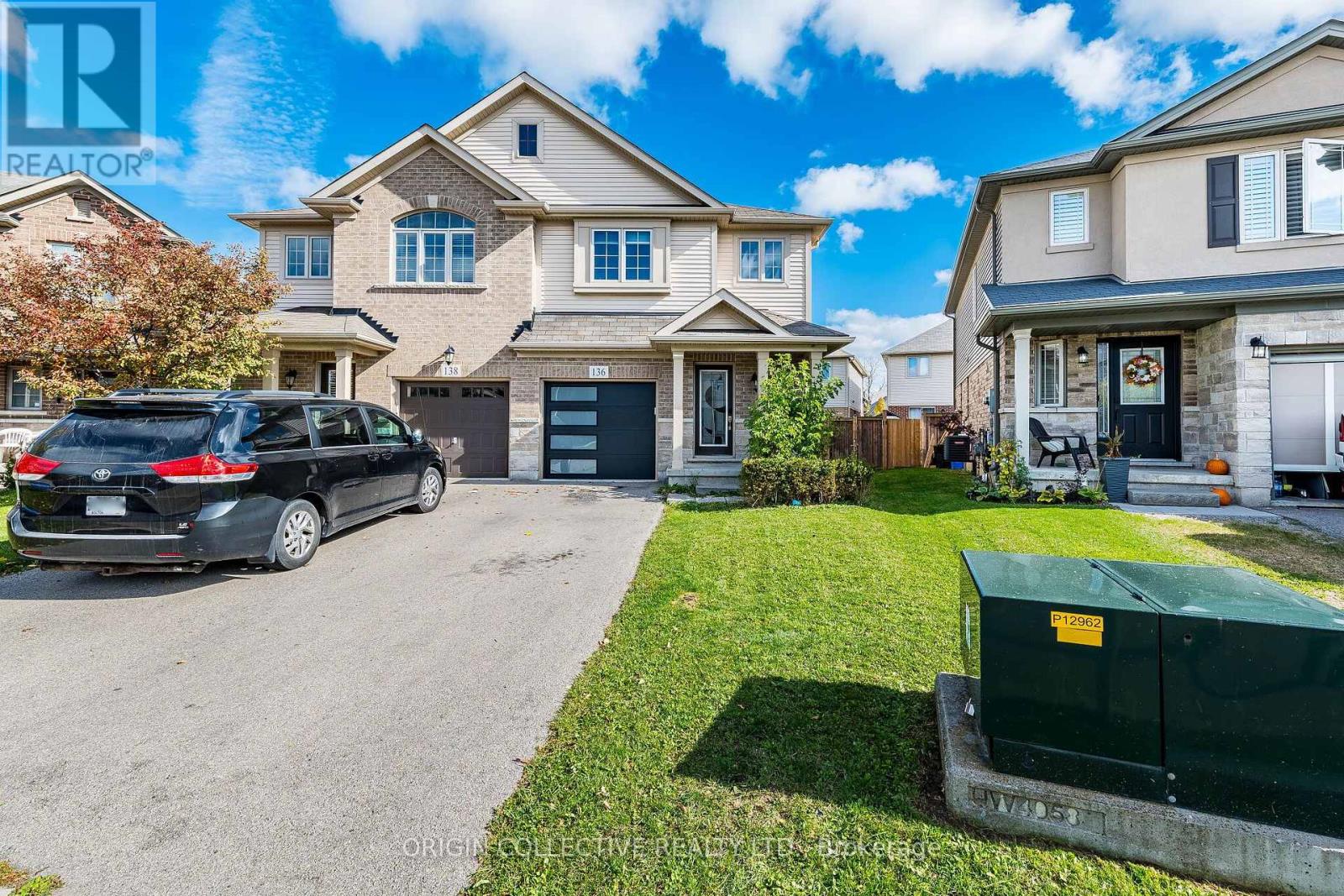 136 Westbank Trail East, Hamilton, ON photo 3