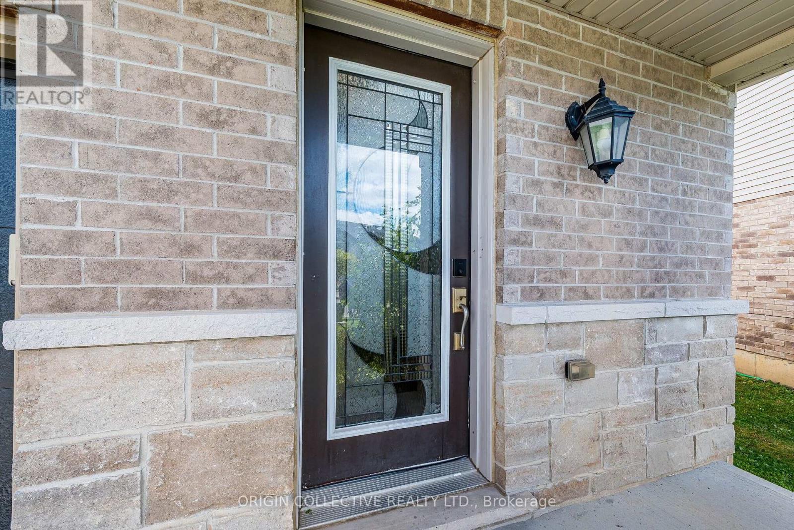 136 Westbank Trail East, Hamilton, ON photo 9