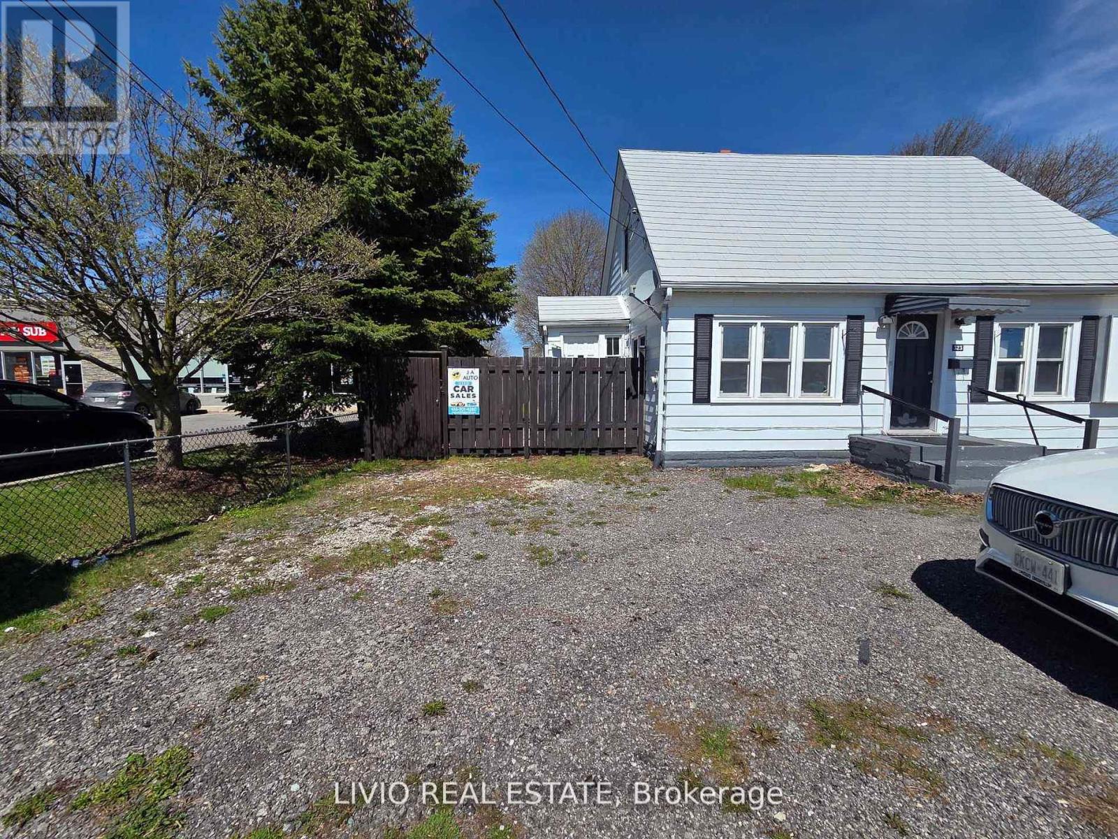 UNIT# 2 - 323 QUEEN STREET, Halton Hills (AC Acton)