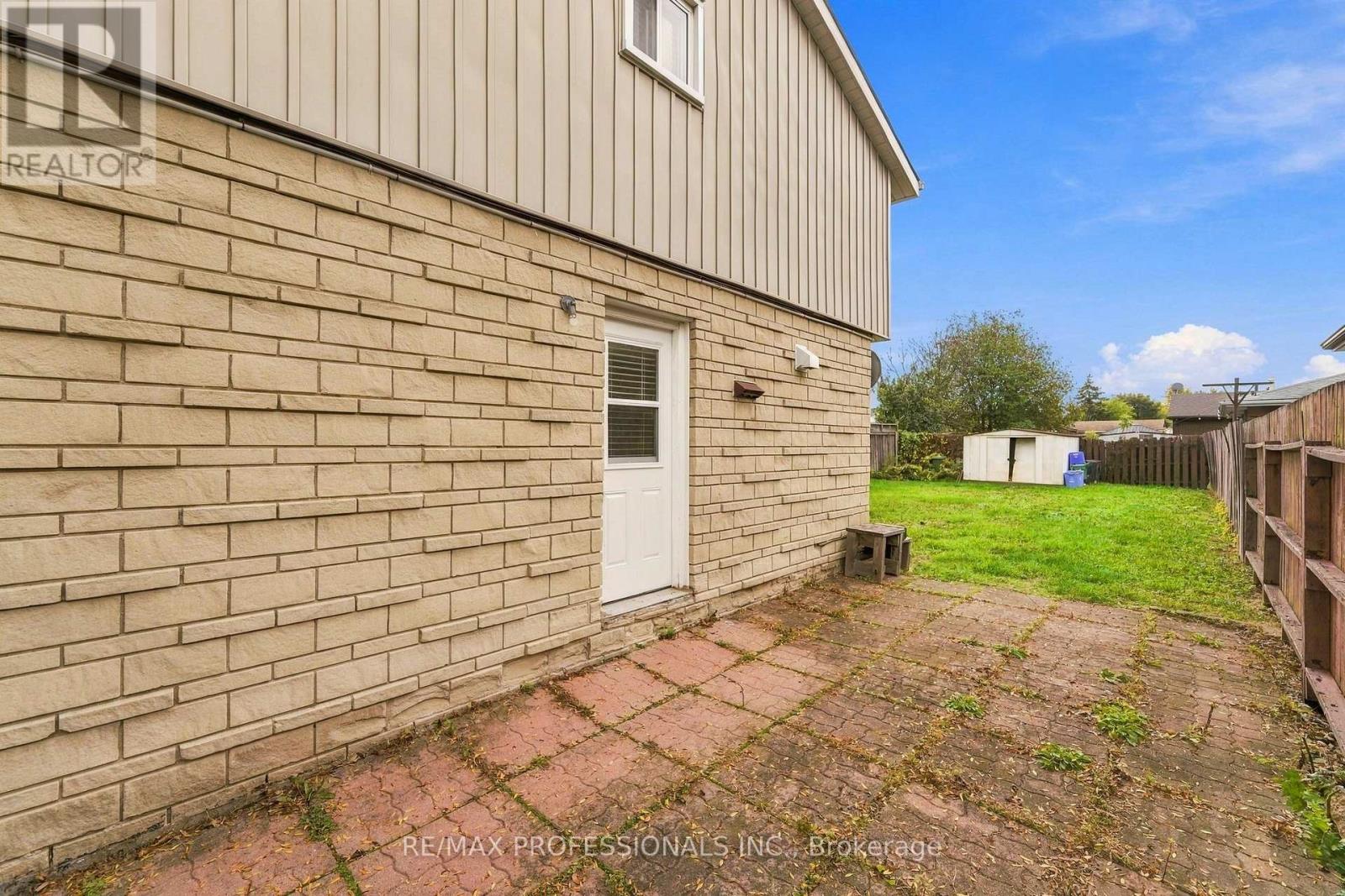 46 Lilacside Drive, Hamilton, ON photo 21