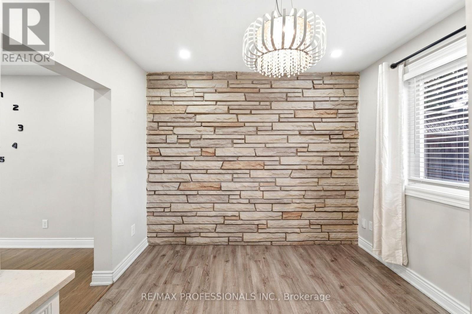 46 Lilacside Drive, Hamilton, ON photo 8