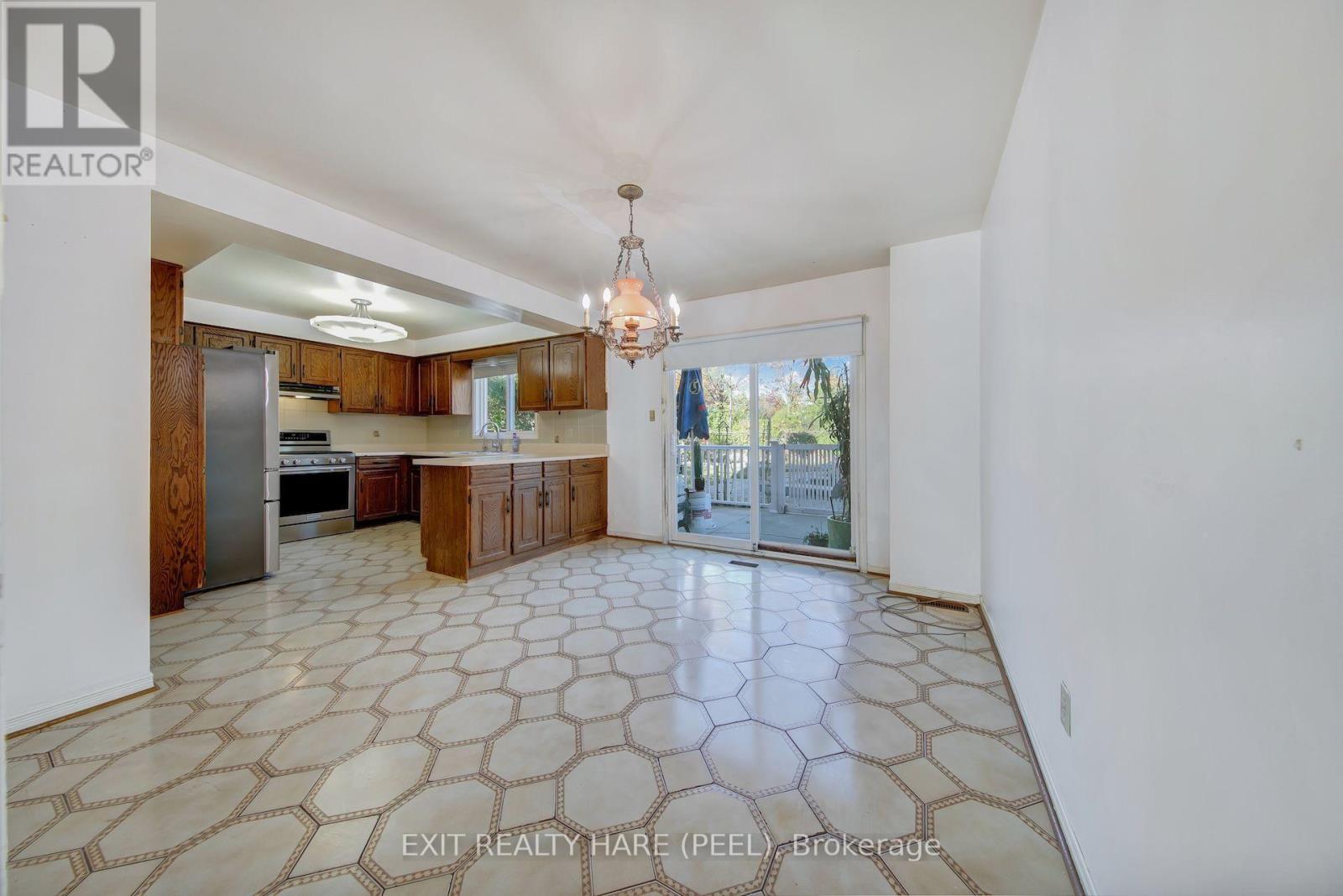 45 Mossbank Drive, Brampton, ON photo 22