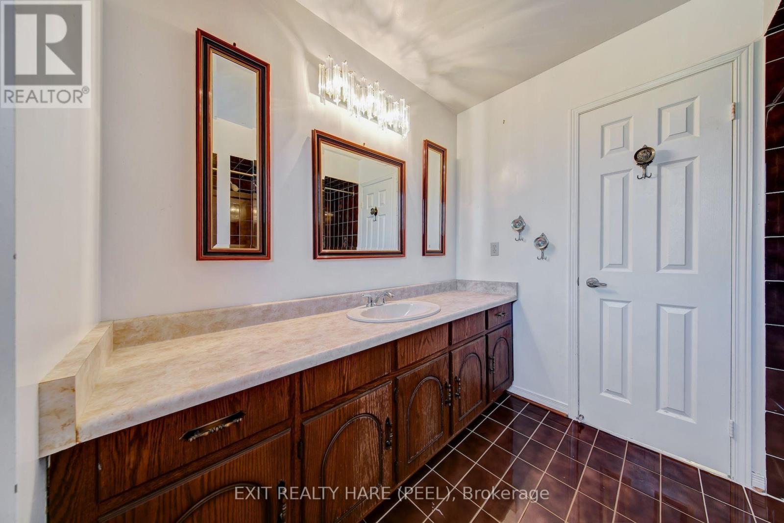 45 Mossbank Drive, Brampton, ON photo 35