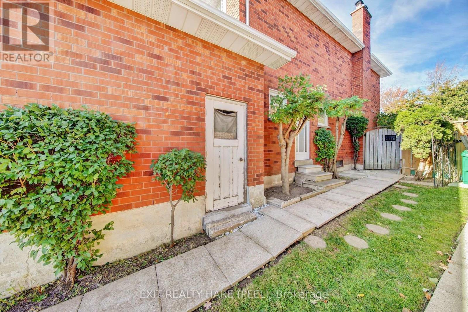 45 Mossbank Drive, Brampton, ON photo 46