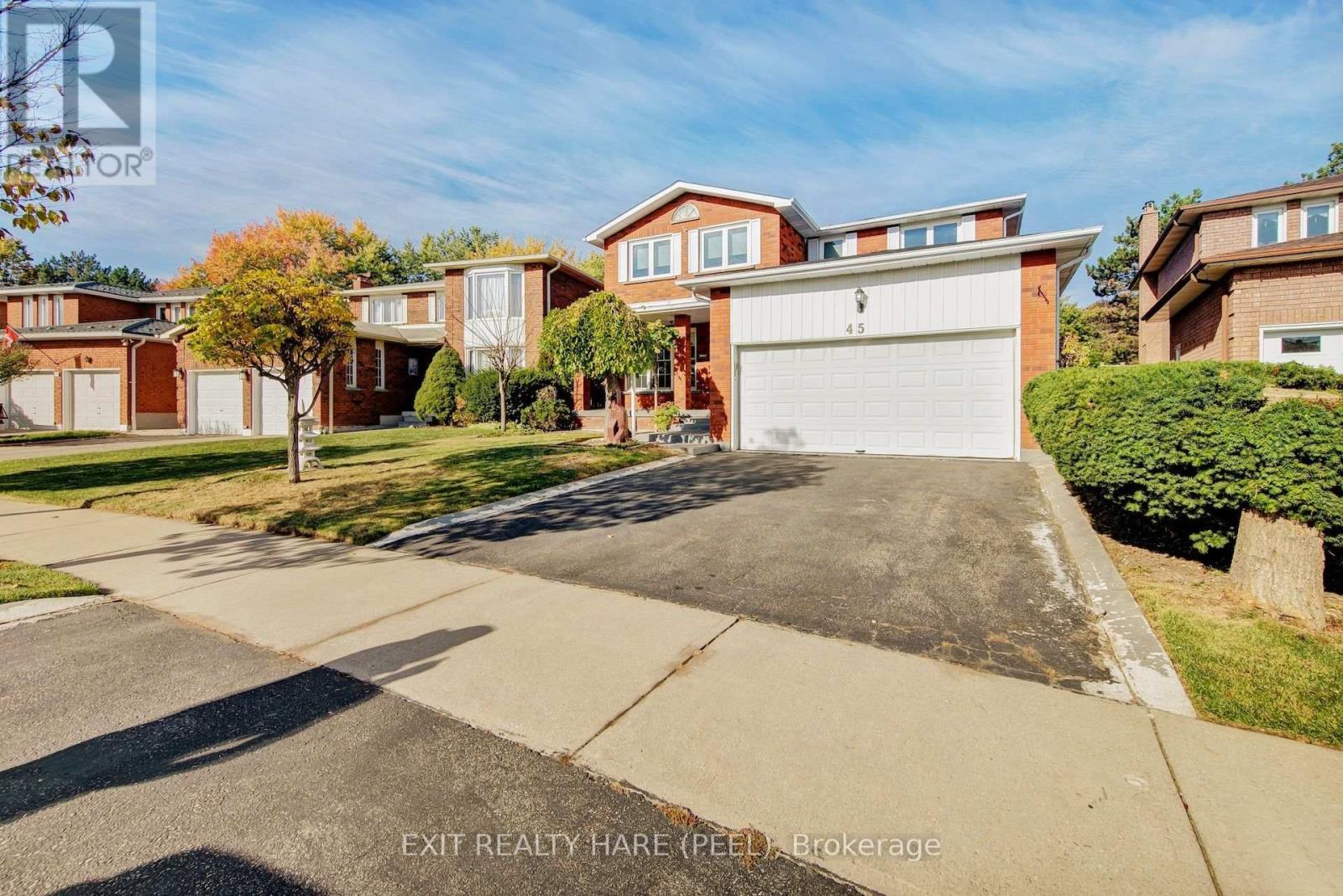 45 Mossbank Drive, Brampton, ON photo 6