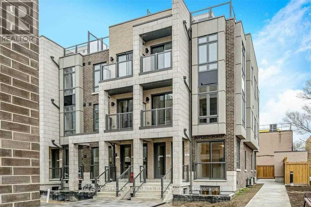 Photo of 715 Lawrence Avenue