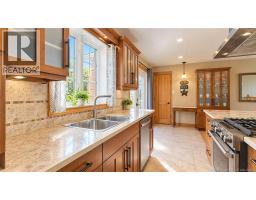 7739 Du Havres Street, photo 22