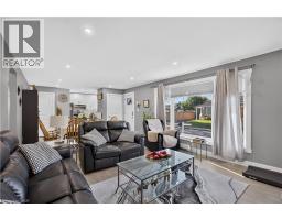 Living room - 841 Tenth Avenue, Hamilton, ON L8T3L7 Photo 11