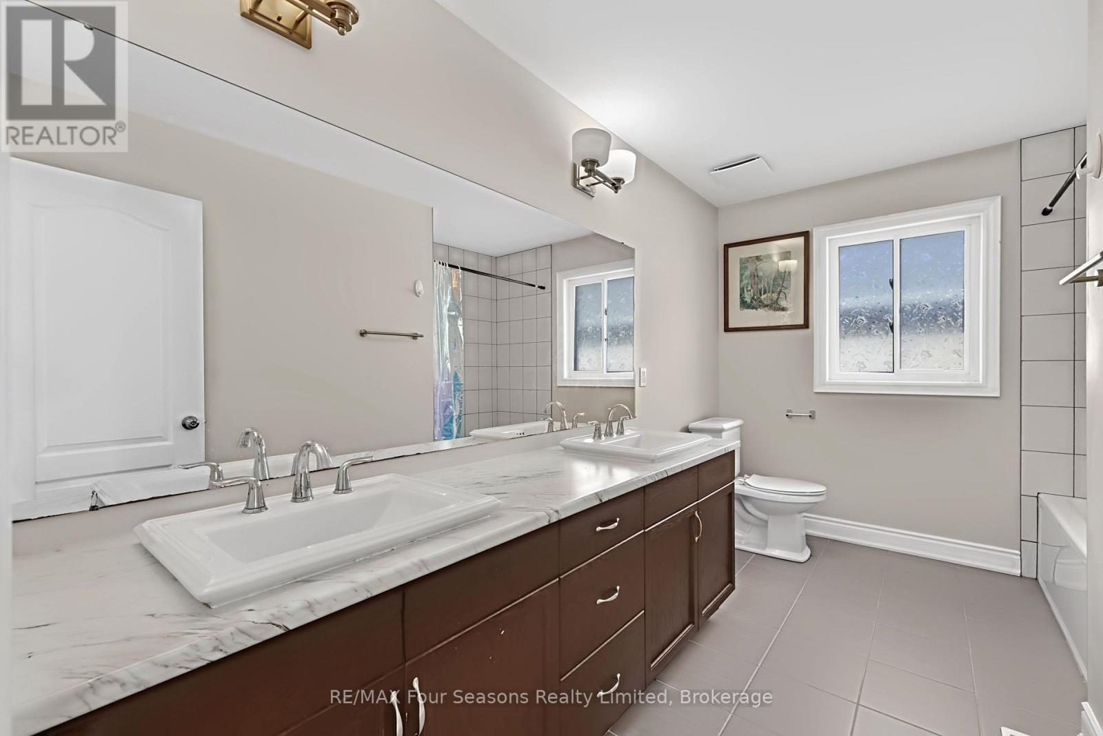 71 Lockerbie Crescent, Collingwood photo 37