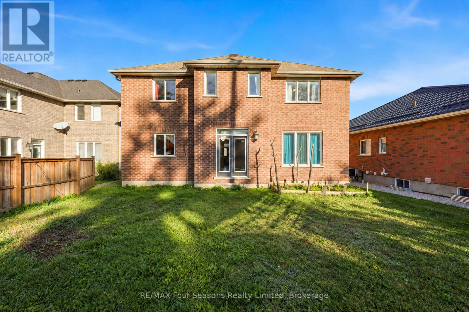 71 Lockerbie Crescent, Collingwood photo 40